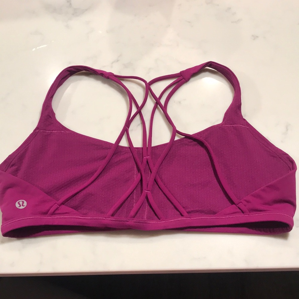 Lululemon sports bra size 10 perfect!